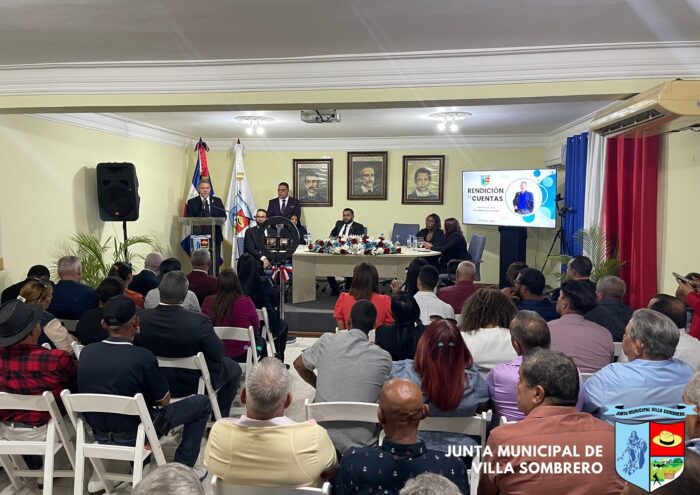 Puede ser una imagen de 4 personas y texto