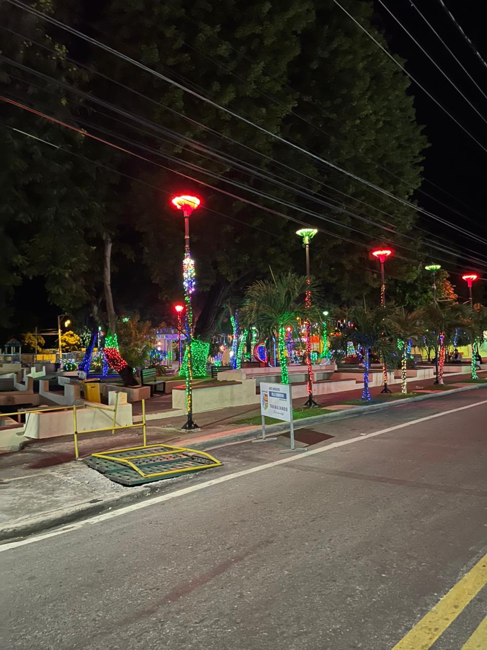 Villa Sombrero ilumina su espíritu navideño con un emotivo encendido en el Parque Central